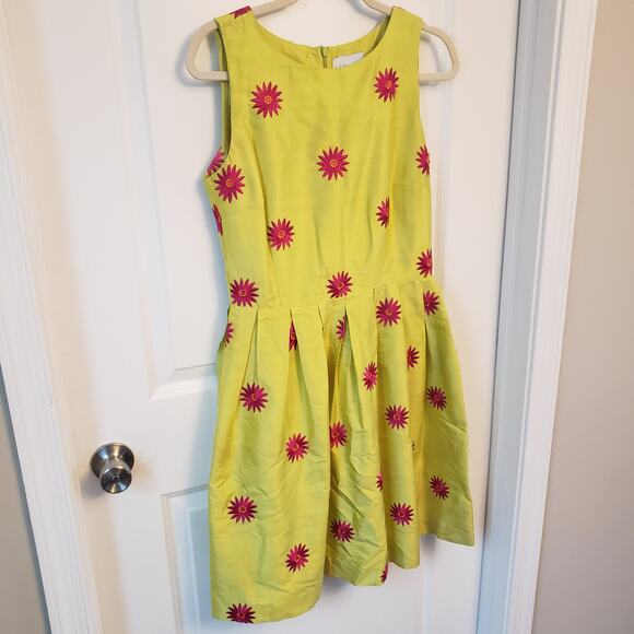 Celebration Fantastic Silk Chartreuse Dress with Hot Pink Flowers Size Medium - Picture 3 of 6